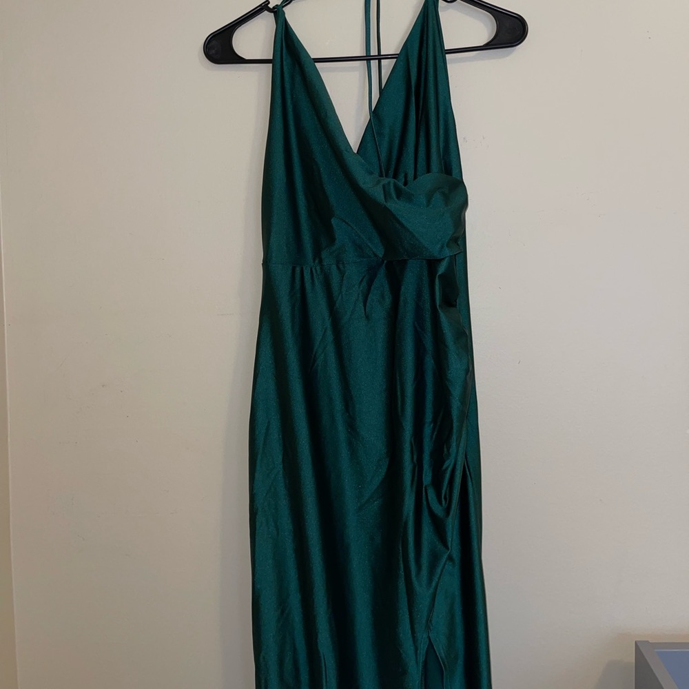 Laura’s Boutique- Tatum Dress (Emerald Green)